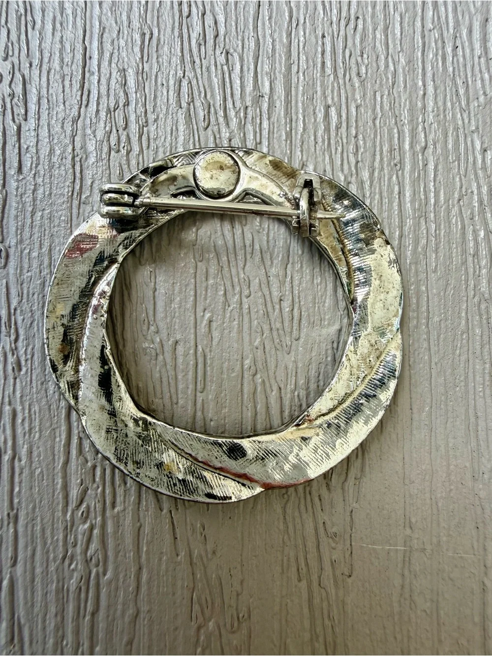 Vintage Silver Tone Interwoven Circle Brooch Textured Pin